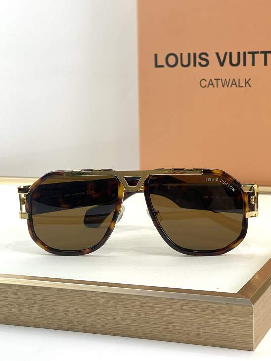 Picture of Louis Vuitton Sunglasses _SKUfw76513106fw